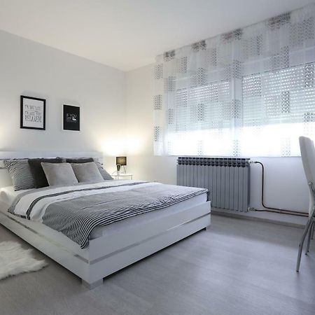 Imperium Rooms Zagreb Airport Velika Gorica Exterior foto