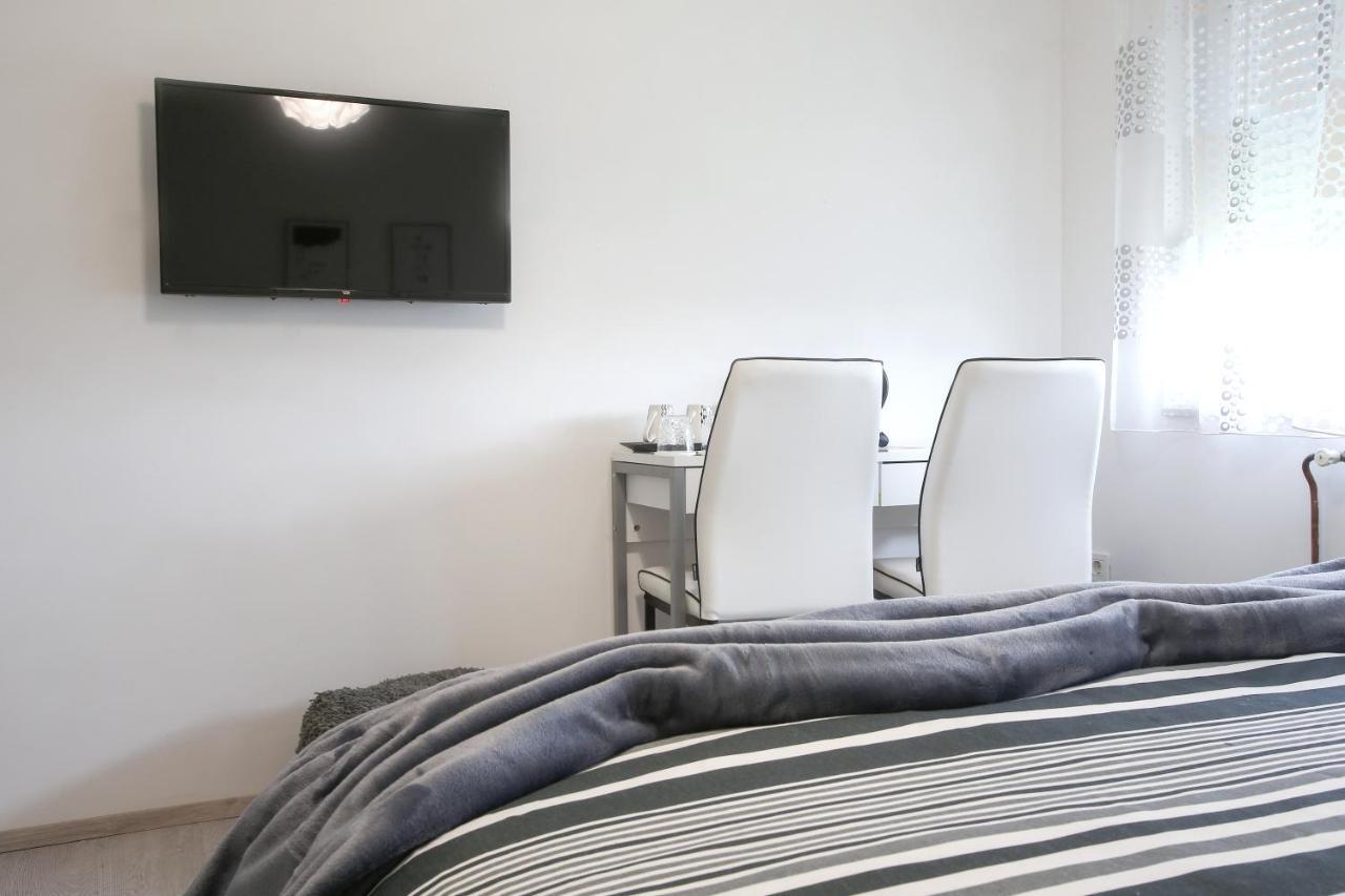 Imperium Rooms Zagreb Airport Velika Gorica Exterior foto