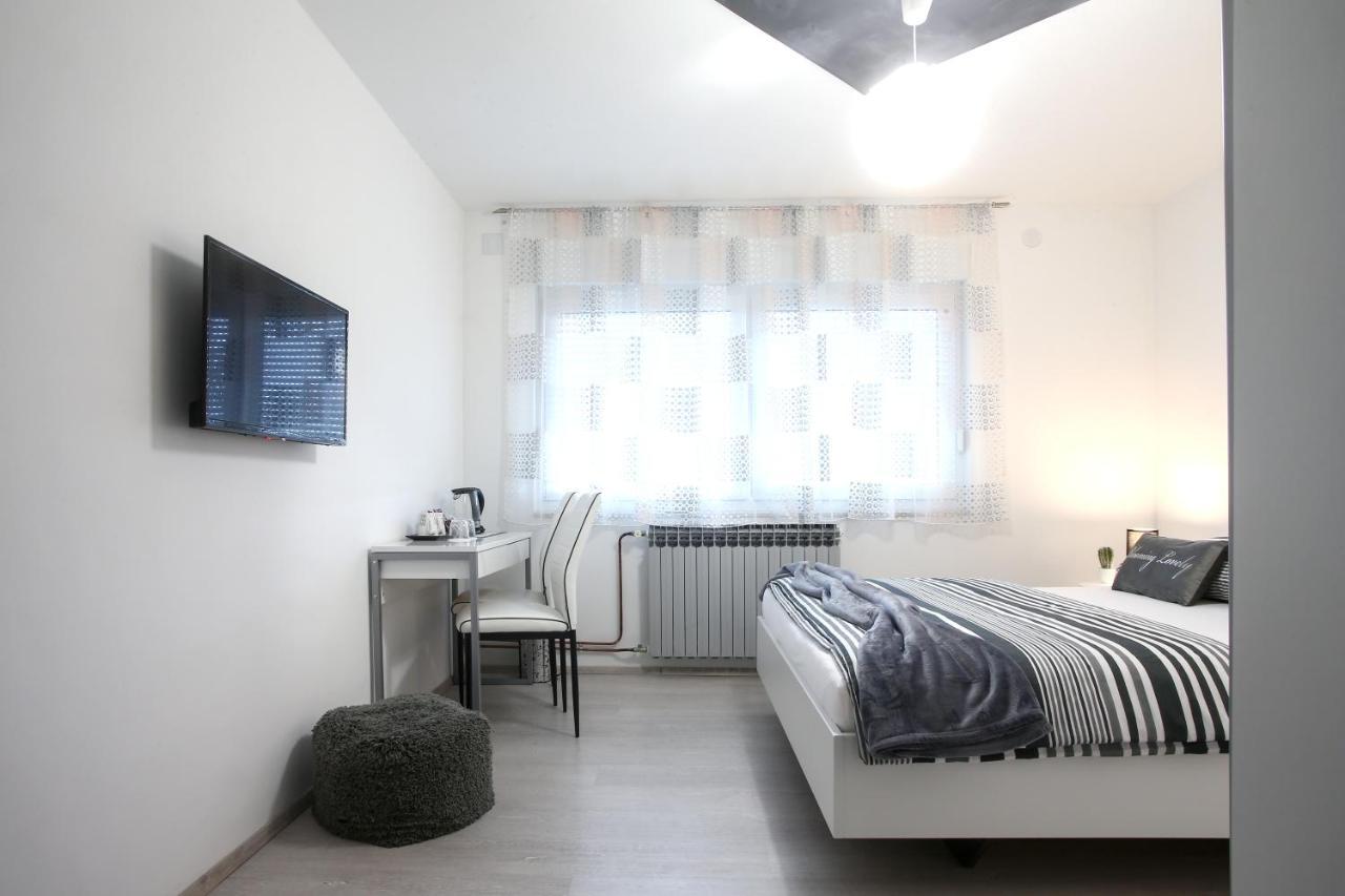 Imperium Rooms Zagreb Airport Velika Gorica Exterior foto