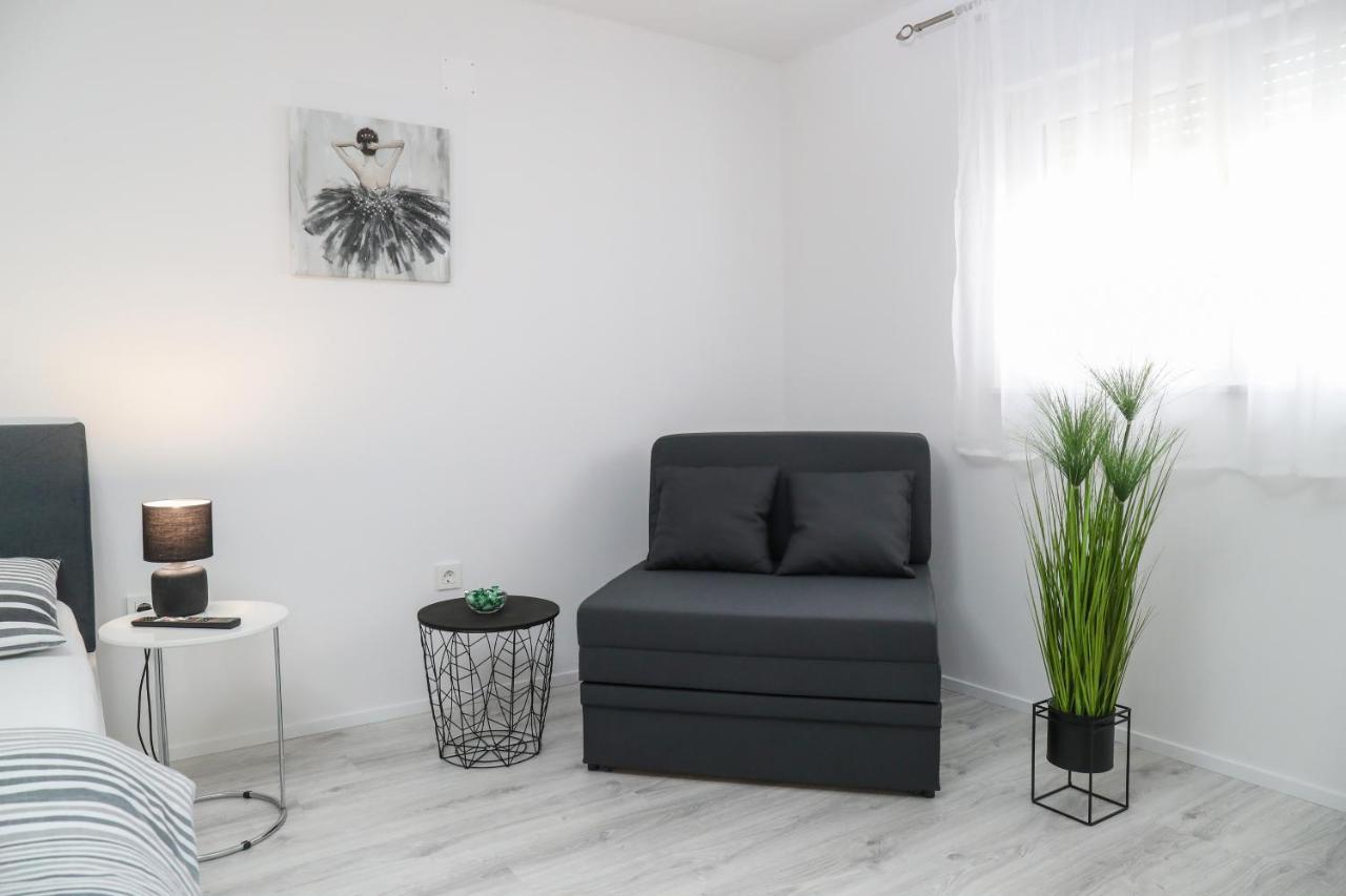 Imperium Rooms Zagreb Airport Velika Gorica Exterior foto
